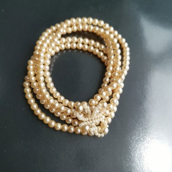 Vintage Czech Cream pearl  cuff bracelet stretch - Picture 2 of 3